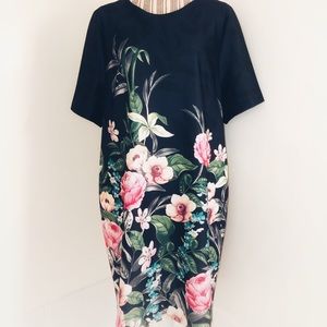 Eliza J stretch sheath in navy. Size 14.